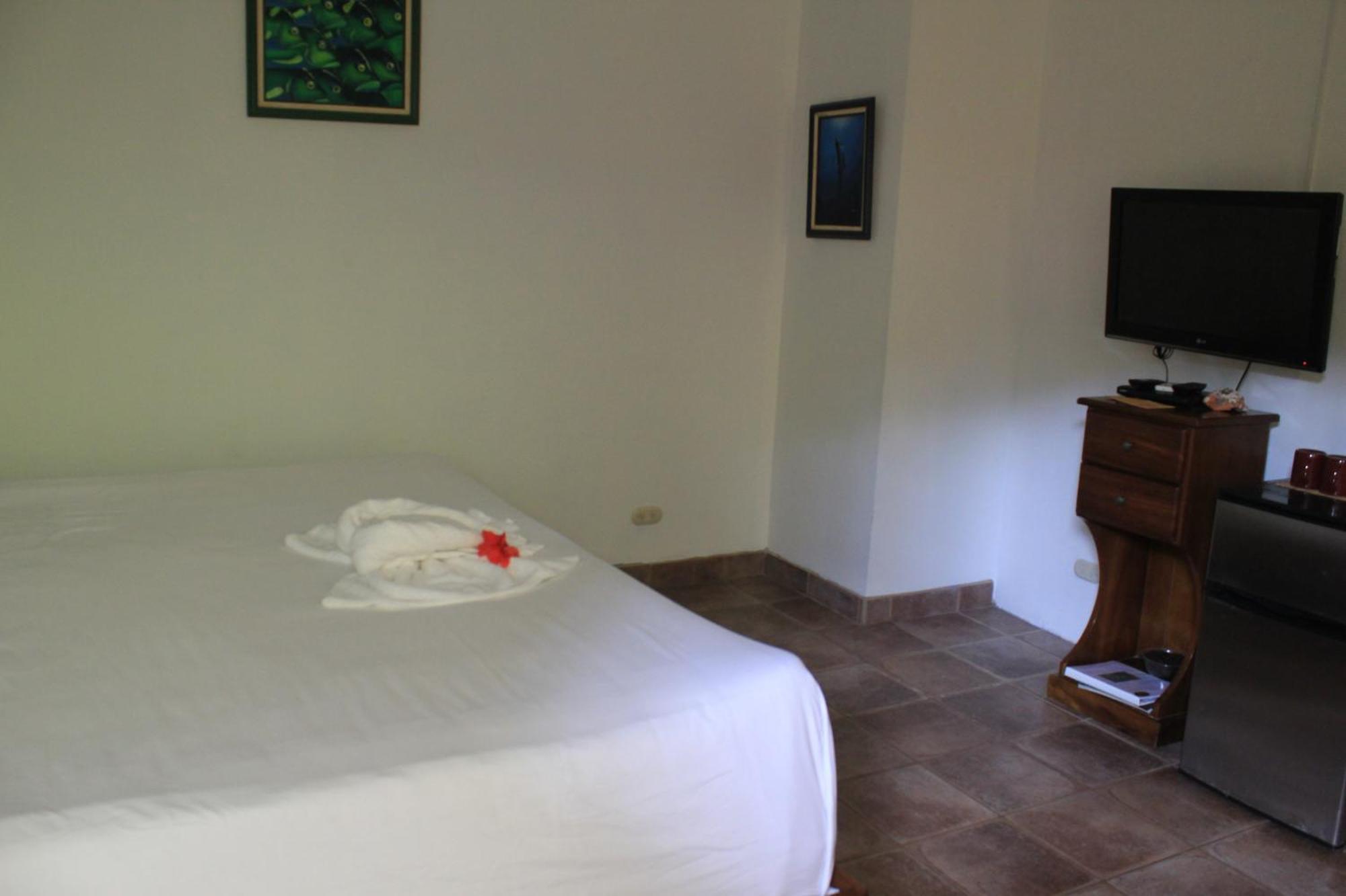 La Posada Jungle Hotel Мануэль-Антонио Номер фото